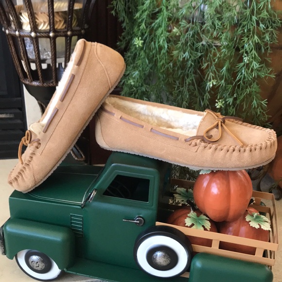 Brand New Minnetonka Genuine Suede Slip-On Moccasin Slipper Shoes - Picture 9 of 14